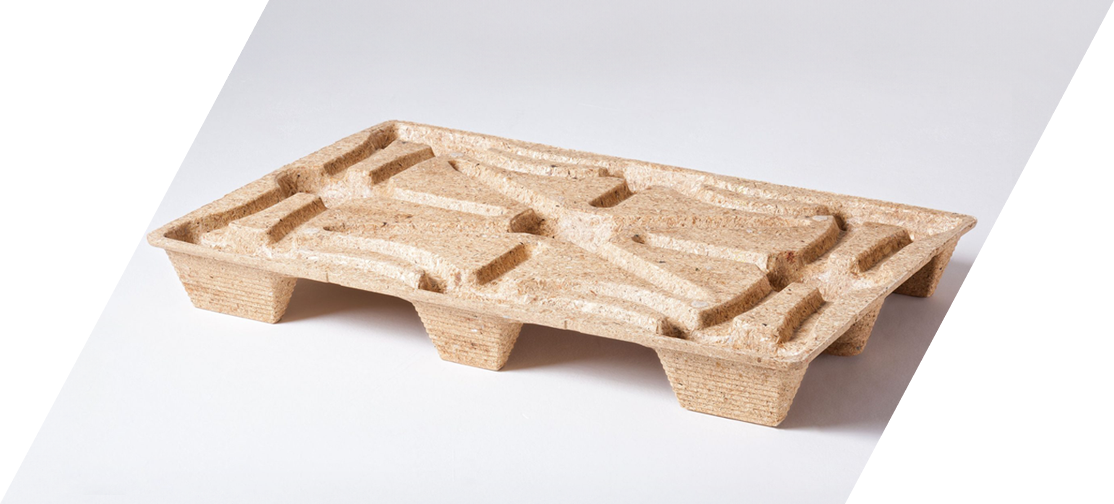 Pallet ép từ mùn cưa và dăm gỗ màu nâu tự nhiên, bề mặt phẳng, chịu lực tốt, dùng kê hàng trong kho xưởng