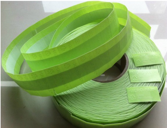 Tem chống ẩm dùng trong bao bì để hỗ trợ kiểm soát ẩm mốc cho hàng hóa
